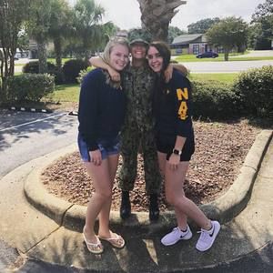 Meet your Posher, Brooke